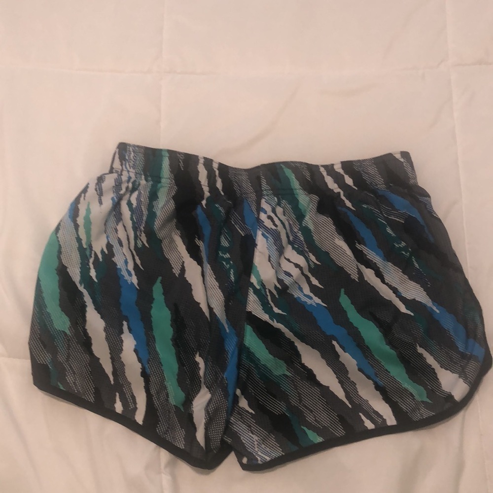 Victoria’s Secret Sport The Player shorts with inside underwear & hidden pocket - Picture 5 of 8